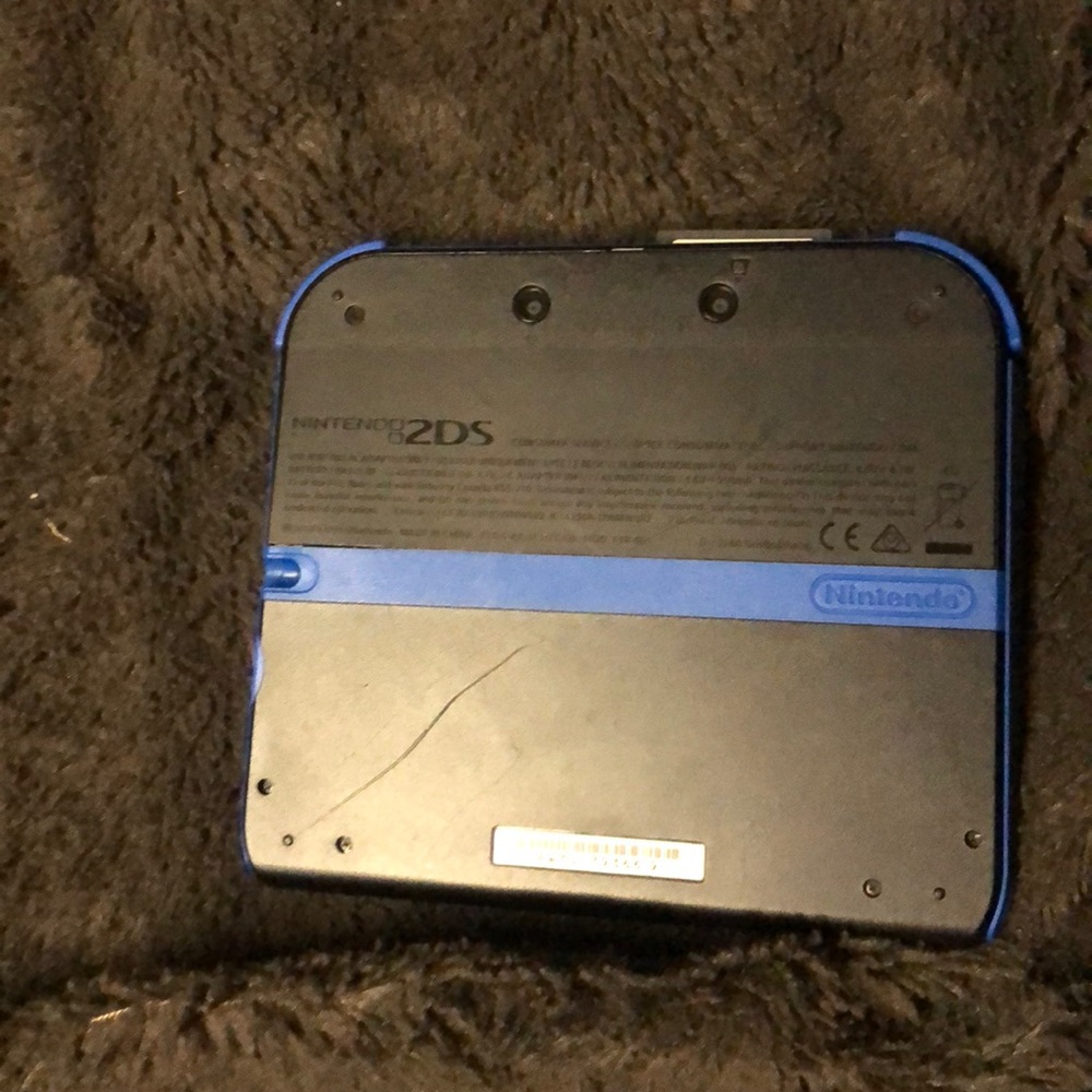 2Ds - Picture 2 of 2